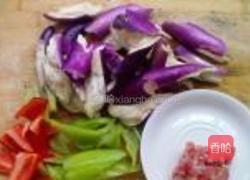 蚝油肉沫手撕茄子的做法图解1