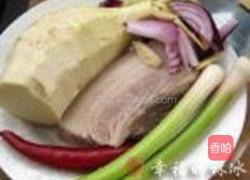 五花肉炒笋片的做法图解1