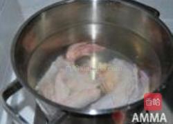 银耳枸杞母鸡汤的做法图解2