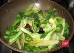 蒜末炒罗曼生菜的做法图解5