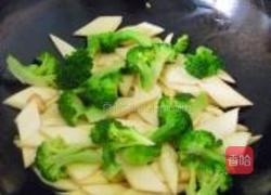 蚝油茭白西兰花的做法图解8