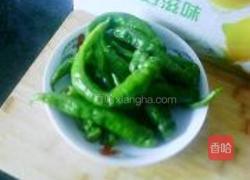 油焖虎皮尖椒的做法图解1