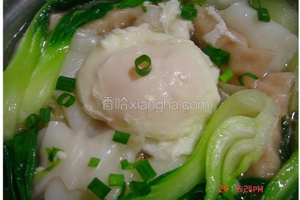 鱼皮饺包蛋煮肠粉