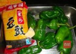 虎皮青椒的做法图解1