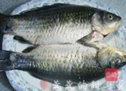 荷包鲫鱼的做法图解1