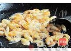 河虾韭菜蛋饼的做法图解3