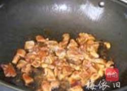 榨菜鸡丁的做法图解3