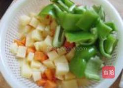 蒜香辣鸡块的做法图解2