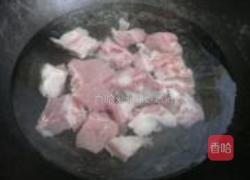 排骨炖扁豆的做法图解1