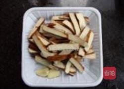 茼蒿香干小炒的做法图解3