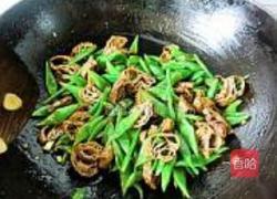 扁豆炒油素鸡的做法图解10