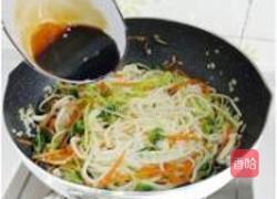 蔬菜炒面的做法图解5