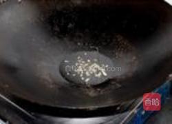 热狗木耳炒油菜的做法图解2