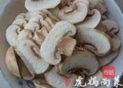 口蘑排骨的做法图解2