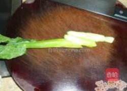 腊肠炒芥蓝菜的做法图解2