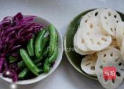 椒油拌脆藕的做法图解1