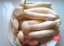 小炒蟹味菇的做法图解1