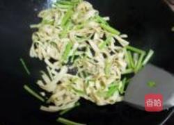 芹菜炒千张的做法图解3
