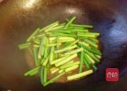 醬爆蒜苗肉絲的做法图解3