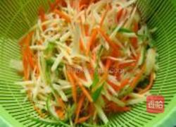 凉拌酸辣土豆丝的做法图解1