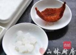 冰糖燕窝的做法图解1