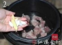 粉蒸排骨藕的做法图解2