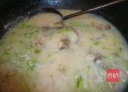 鲫鱼萝卜汤的做法图解4