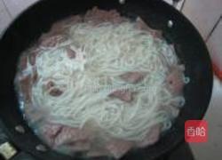猪肝米粉的做法图解4