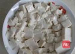 榨菜皮蛋拌豆腐的做法图解3