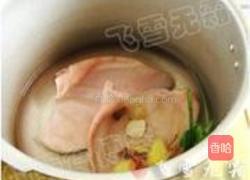 青椒炒猪耳的做法图解2