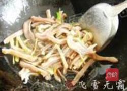 青椒炒猪耳的做法图解5