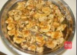 小鸡炖蘑菇的做法图解1