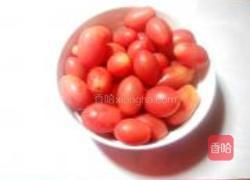 冰镇圣女果的做法图解1