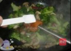 西兰花炒口蘑的做法图解8