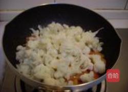 西红柿炒菜花的做法图解5