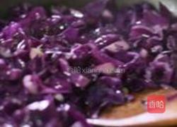 紫甘蓝炒虾皮的做法图解4