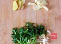 红烧小黄鱼的做法图解1