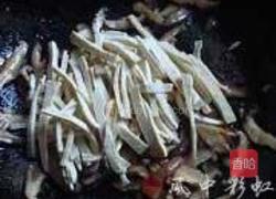 韭菜香菇炒豆干的做法图解3