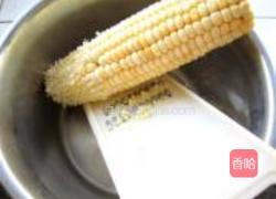鲜玉米水果粥的做法图解2