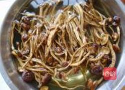 浓汤茶树菇的做法图解1