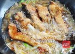 烩炸鱼块的做法图解5
