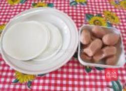 糖果香肠饺子皮的做法图解1
