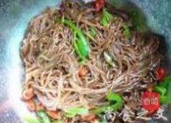凉拌蕨根粉的做法图解7