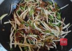 青椒茭白炒肉丝的做法图解8