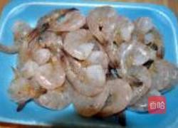 蒜蓉粉丝蒸虾的做法图解1
