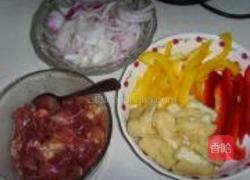 彩椒洋葱炒肉片的做法图解1