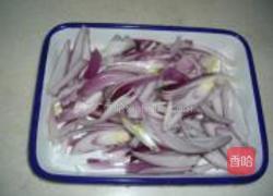 爆炒圆白菜的做法图解1