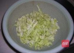 爆炒圆白菜的做法图解2
