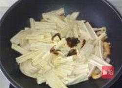 北极虾仁炒腐竹的做法图解5