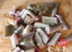 海鲶鱼炖茄子的做法图解1